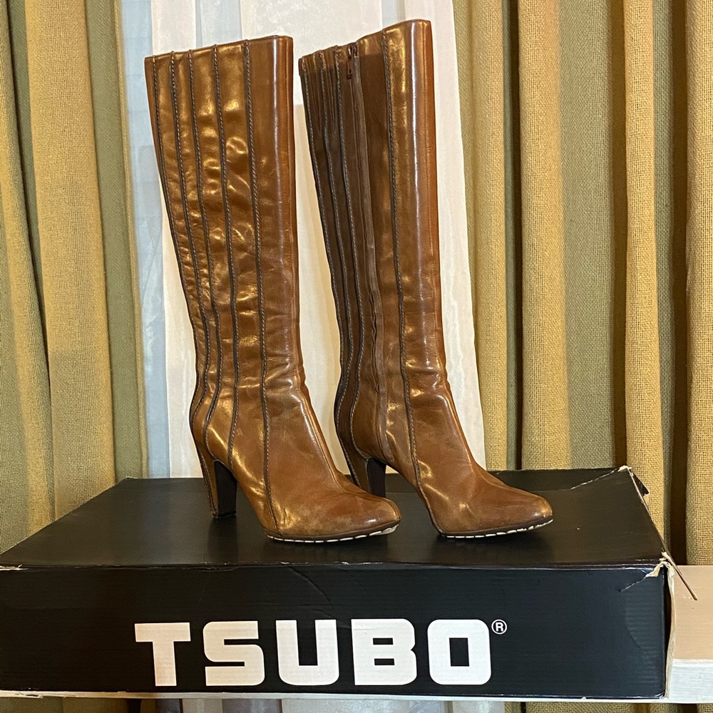 Tsubo Messala Tall Stitched Ridged Heeled Boot